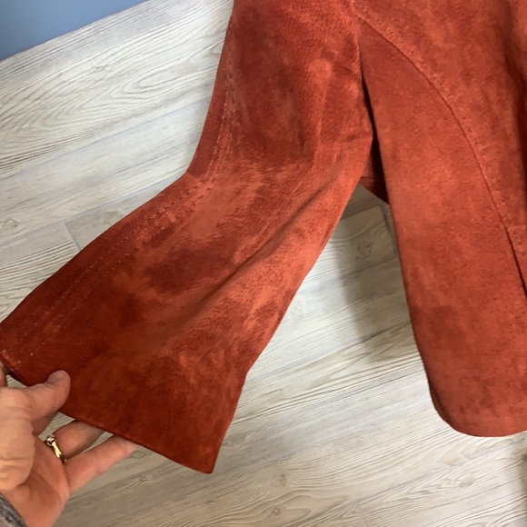 Gorgeous burnt orange 2 button swing cropped suede jacket - Picture 3 of 12